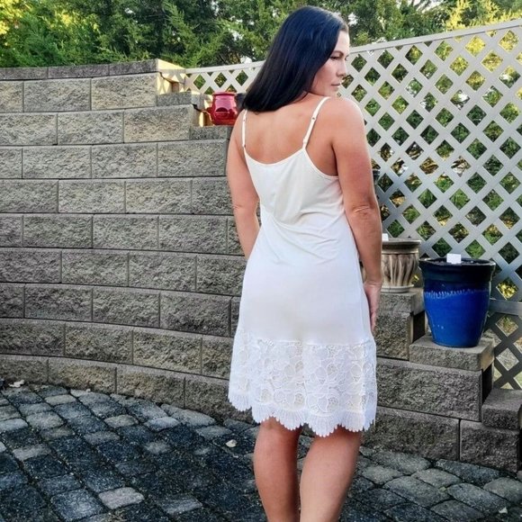 Off White New Scalloped Guipure Lace Dress Extender - Picture 3 of 7